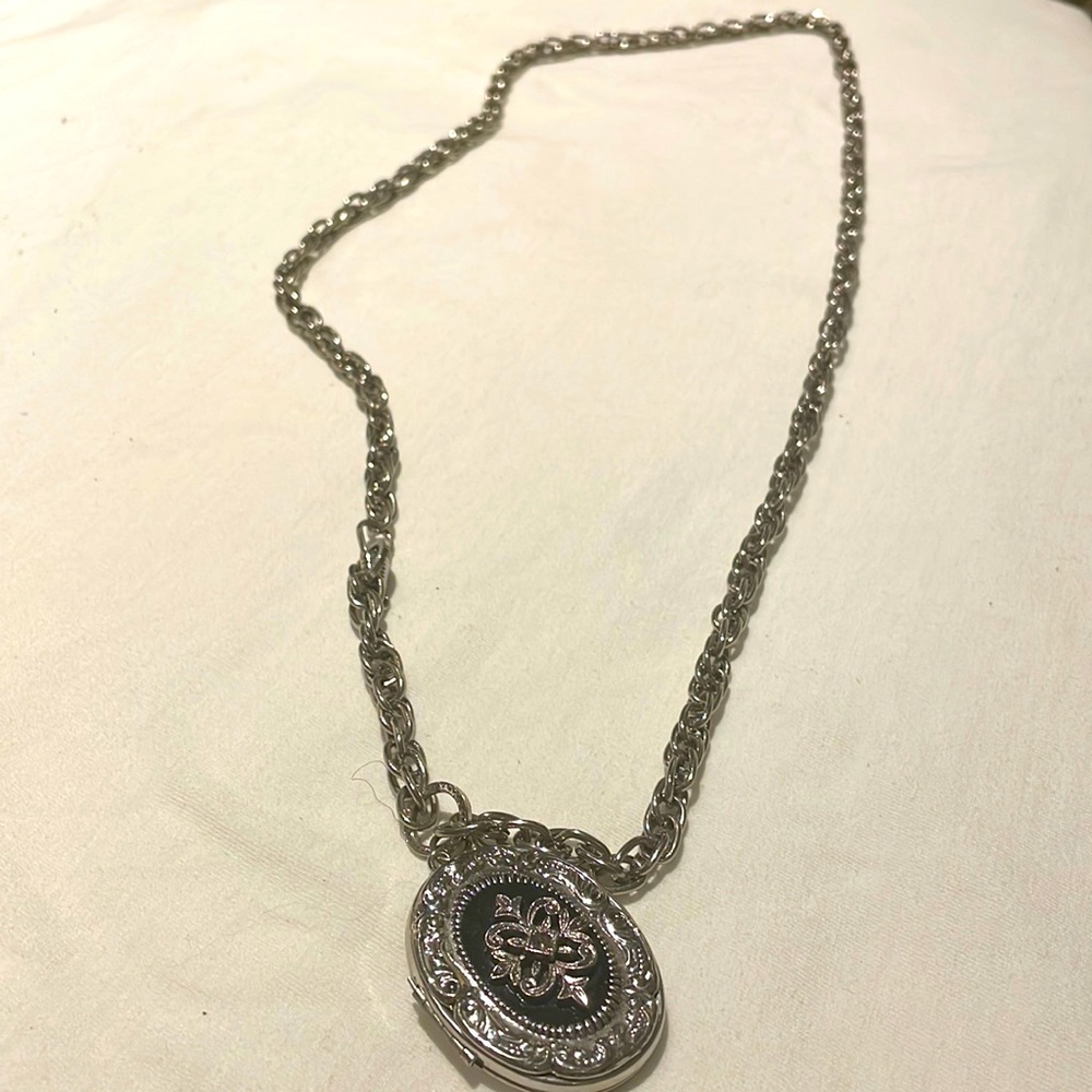 Vintage Locket necklace.